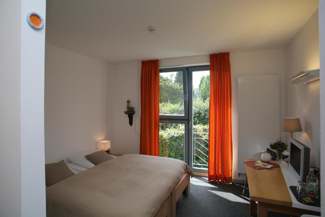 Alanus Gastehaus Hotel Alfter Exterior foto